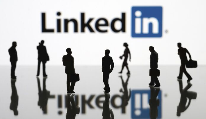 How to form professional and beneficial links on LinkedIn